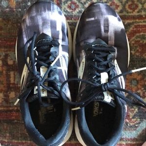 Brooks women’s 7 1/2 sneakers